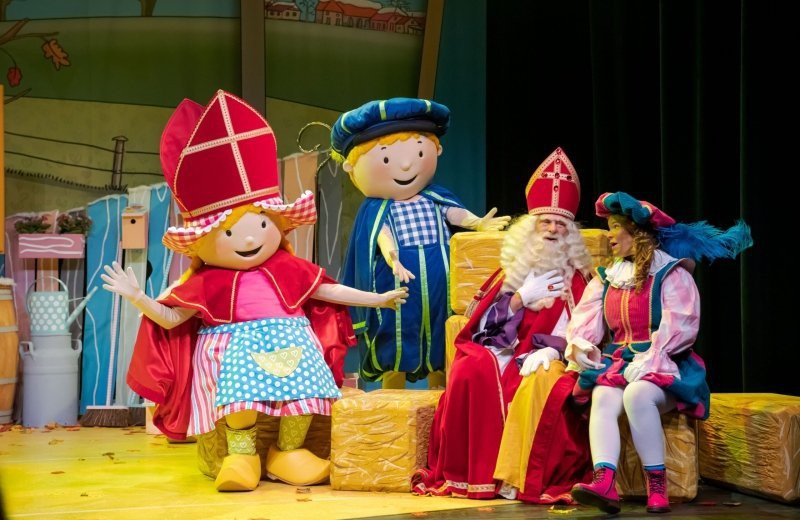 De spetterende Sinterklaasvoorstelling van Fien & Teun is te zien in het theater!